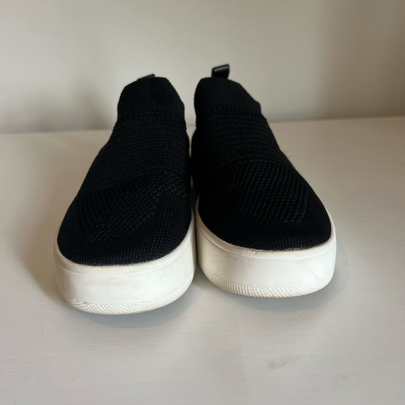 Steve Madden Beale Sneaker - Picture 2 of 5